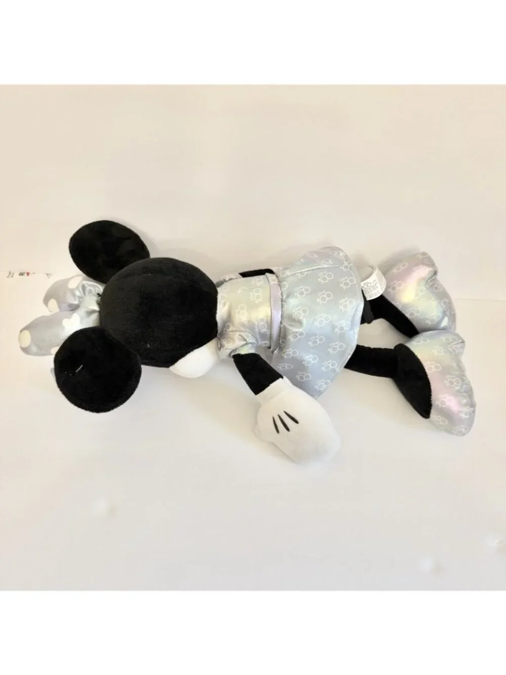 Kohl’s Cares Disney 100 Minnie Mouse 18” Plush Silver Iridescent Just Play